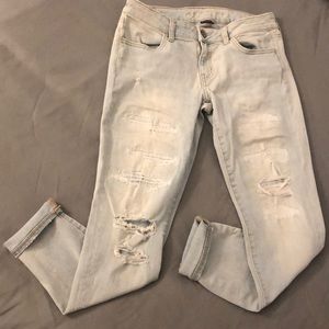 American Eagle Distressed Jegging
